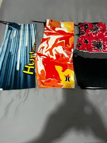 Vendo 3 bermudas Tactel com elastano, novas, tamanho 42, nunca usadas.