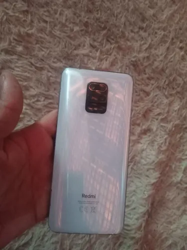 Vendo um redmi note 9s sm novo pra vender 400 reas
