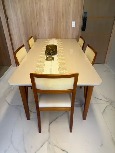 Conjunto Mesa com 5 Cadeiras Madeira Maciça Tangará Tiê CabeCasa Bege/Clara