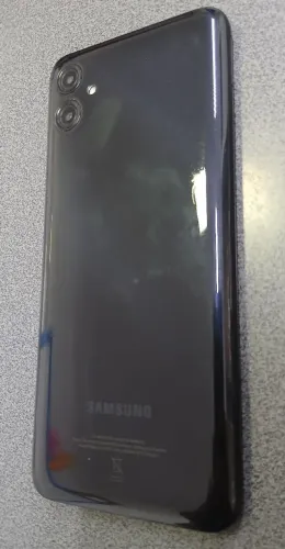 Celular Samsung A04e - Tela Trincada