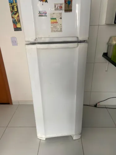 Geladeira Esmaltec dúplex,com compressor queimado