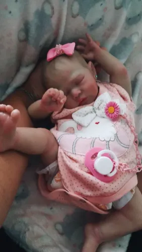Bebê Reborn menina Prematura Kit Zori