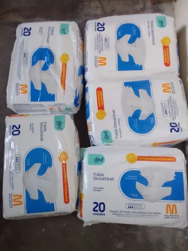 Fraldas descartáveis tamanho M