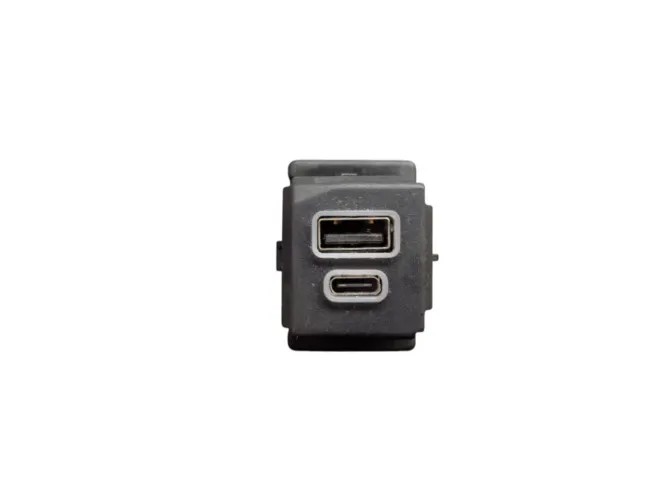 Tomada Entrada Usb Jeep Renegade 2024
