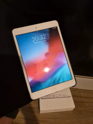 iPad Mini 2 32 GB Prata - iCloud Livre | Com Caixa e Capa Nova