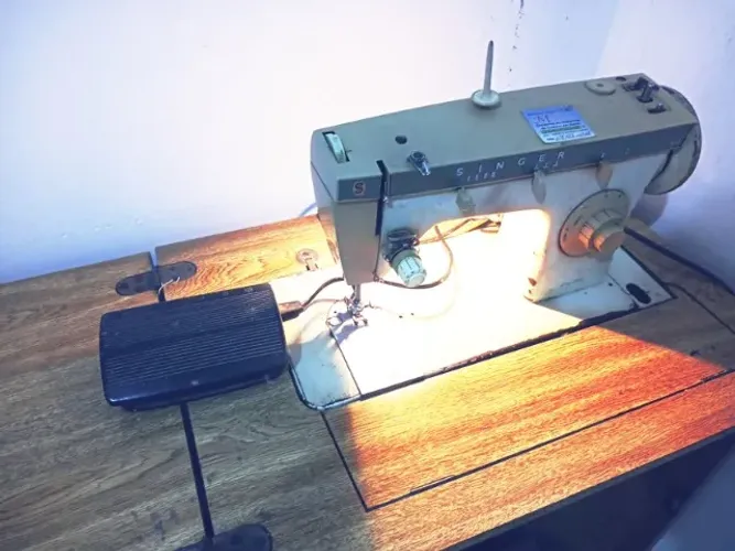 Máquina de costura Singer da década de 1960 completa - QUEIMADOS-RJ