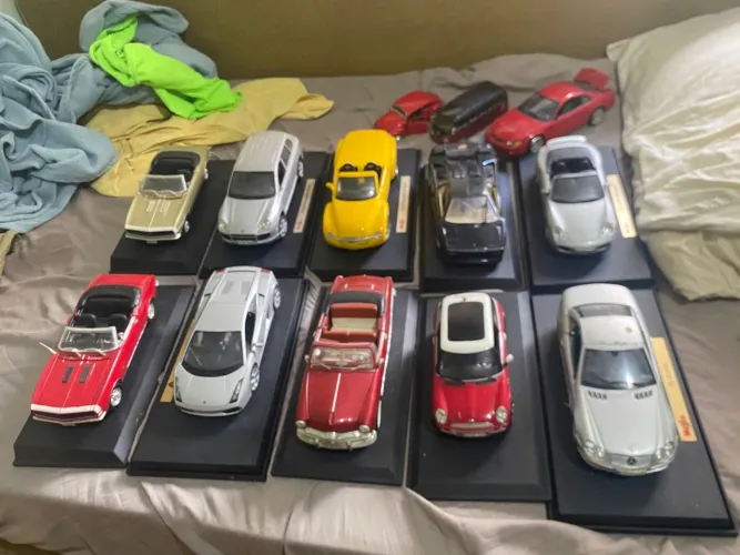 Miniaturas Carro Maisto ( leia descrição )