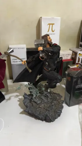 Estátua Thor Iron Studios Original com Caixa