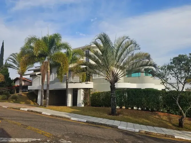 Casa à Venda no Condomínio Chácara Flora em Valinhos.