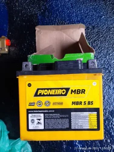 Vendo bateria de moto semi nova