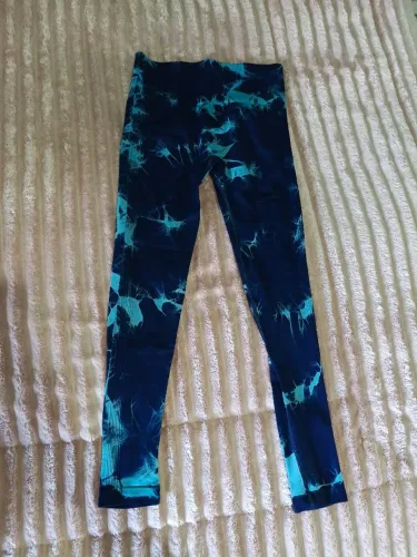 Legging esportiva tie dye com empina bumbum