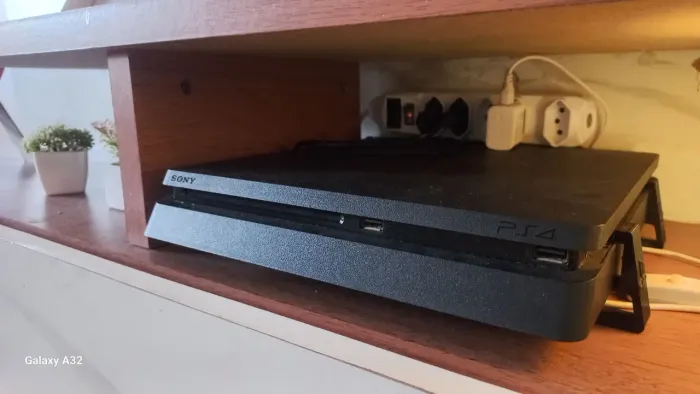 Setup Gamer Completo PS4 Slim 1TB + 7 Jogos + Cadeira Gamer LED