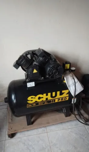 Vendo esse compressor ele é potente ele é grandão está novo