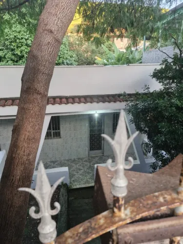 CASA E TERRENO NO CENTRO DE QUEIMADOS, RJ