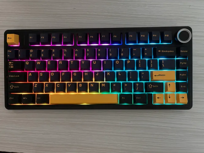 Teclado Mecânico Aula F75
