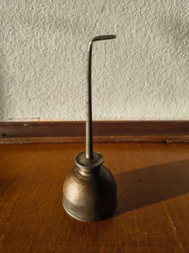 Almotolia Lubrificante Antiga Pequena