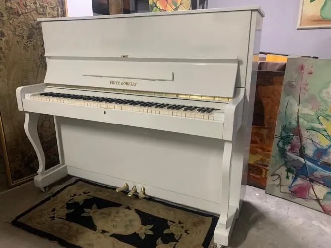 Pianos Tops Fritz Dobbert Nas Cores Branco & Preto Brilhantes 