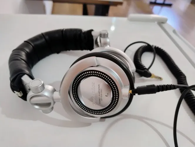 Fone de ouvido tipo Headphonr profissional Technics RP-DH-1200