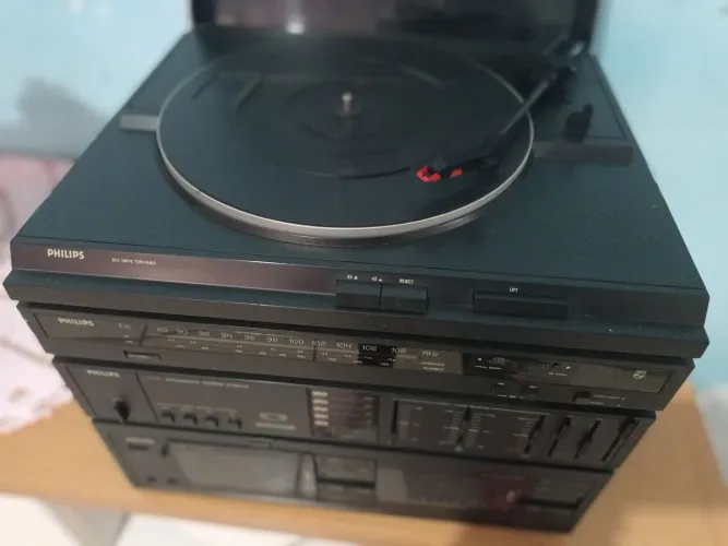Som Philips 3 em 1 (Modelo F1430 Integrated Stereo System).