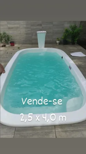 Vende-se piscina 