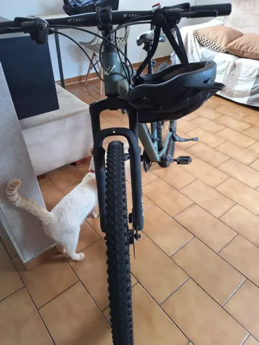 Bicicleta Colli, quadro em alumínio, 21 marchas, freio a disco nas duas rodas, kit Shimano