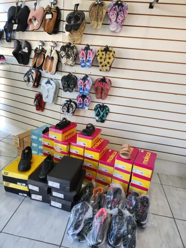 Lote de calçados Novos