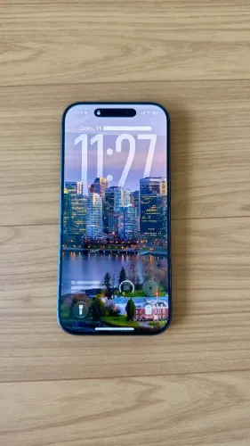 iPhone 17 256GB, cor Preto, em estado de novo. Único dono.