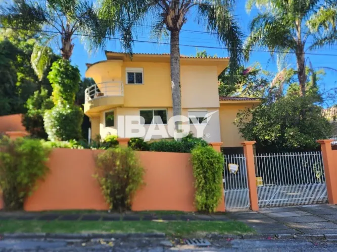 Excelente Casa 4 dormitório(s) em Trindade - Florianópolis