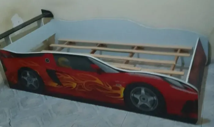 Vende-se Cama dos carros infantil