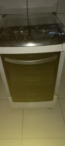 Fogão Electrolux, tampo vidro, 4 bocas.