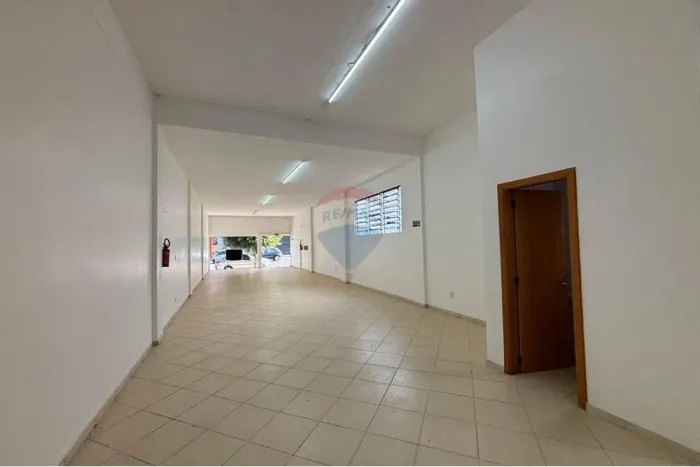 SALA COMERCIAL ´TÉRREA- SALA 03- NO CENTRO DE SARANDI/RS