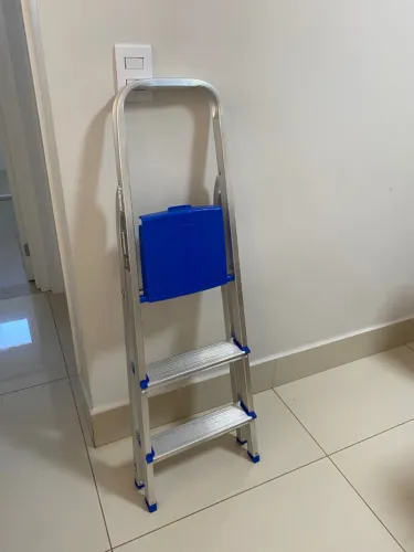 Escada de Alumínio Dobrável 3 Degraus