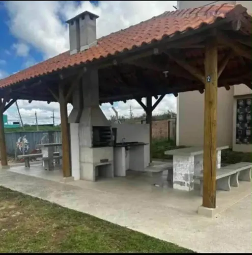 Alugo no residencial colina do sol Almirante