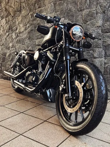 Exclusiva XL883R Bobber Style