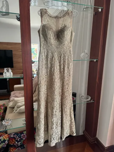 Vestido de festa bordado