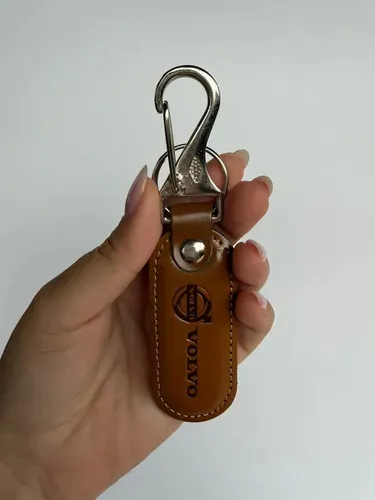Chaveiro Carro Couro Luxo Com Gancho Automotivo Volvo Marrom