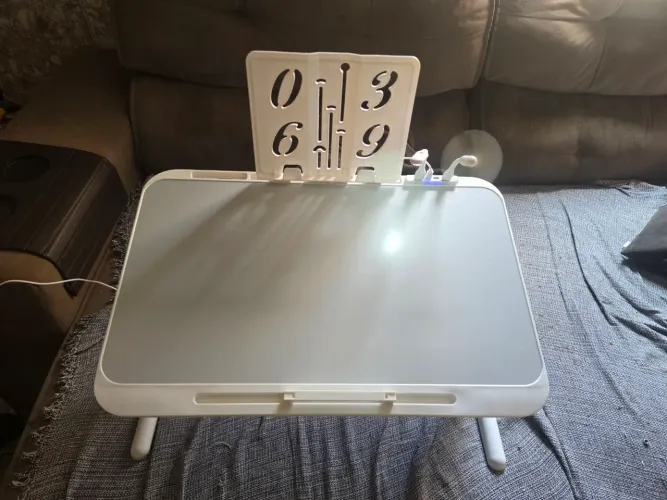 Mesa para notebook/tablet com USB