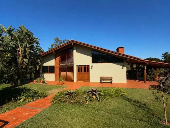 Casa para locação no Paragem dos Verdes Campos | 3 suítes, mobiliada, 2.175m²