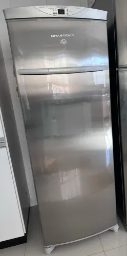 Freezer vertical