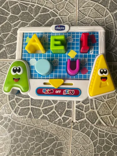 Brinquedo educativo firmas e vogais Chico