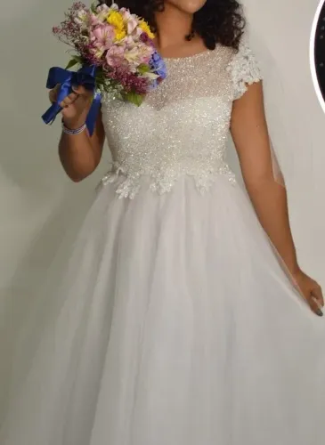 Vestido de Noiva Princesa - Semi-novo - Tamanho 36/38