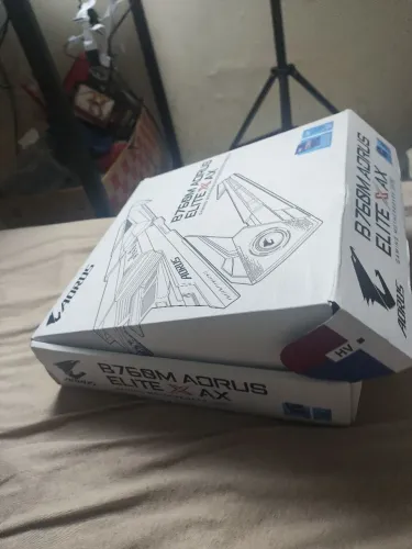 Placa Mãe Gigabyte B760m Aorus Elite X Ax Wi-fi Lga1700 Ddr5 Cor Branco
