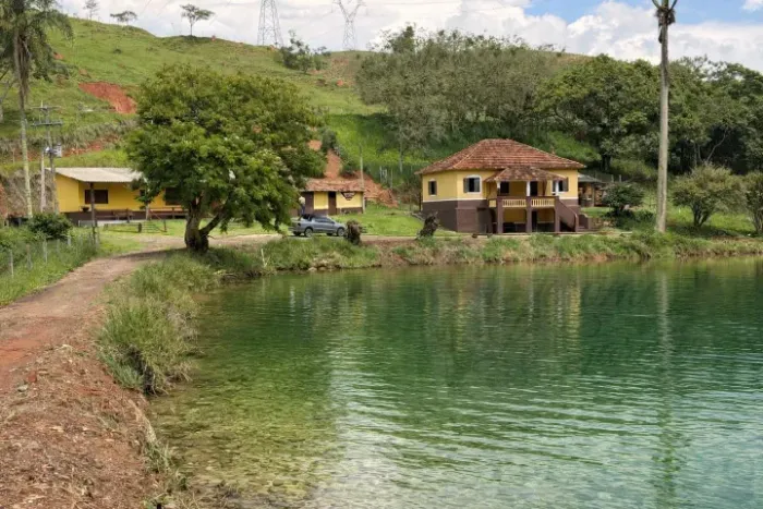 Sitio beira da Tamoios com 6 hectares