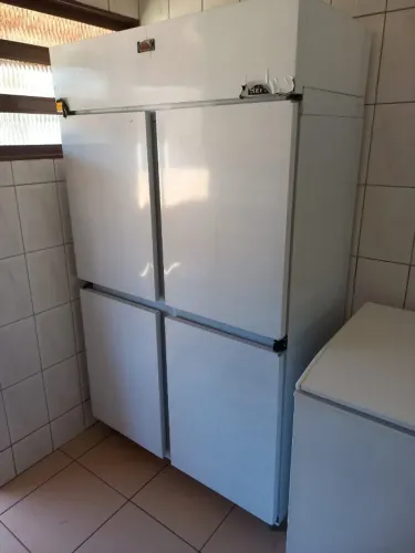 CAMARA FRIA 4 PORTAS REFRIMATE