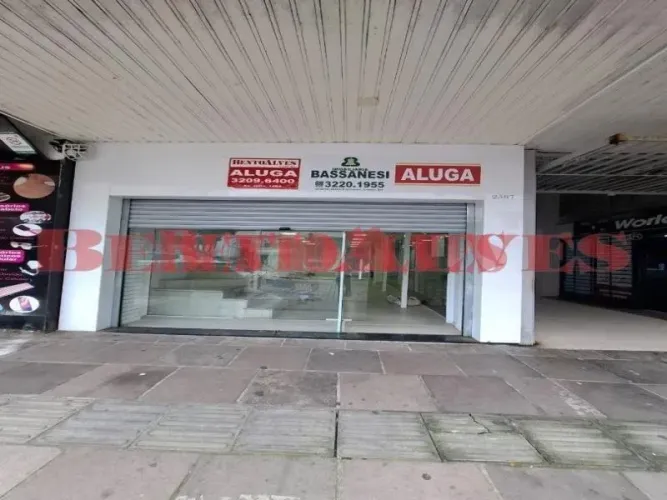 Loja térrea de frente para Avenida Júlio, no coração da cidade, 03 pisos (térreo, mezanino