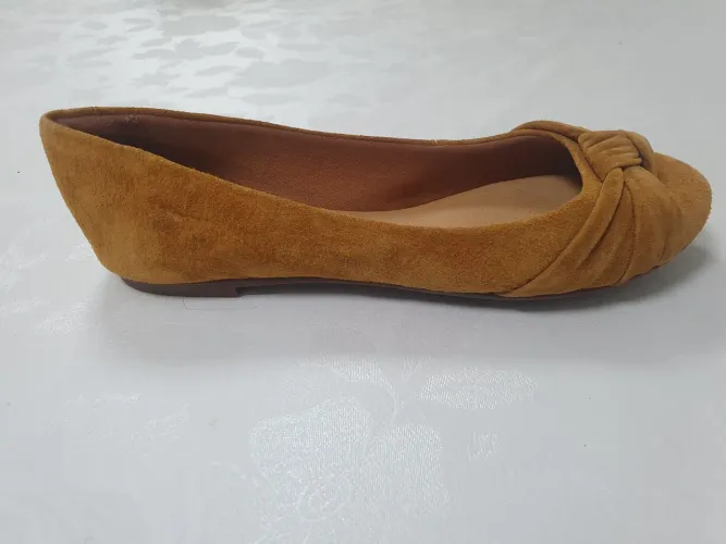 Sapatilha camurça caramelo Mr Cat Royal comfort tamanho 35