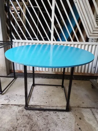 Mesas para festa e decoração (Pacote com tampo/ tampão mdf + Base de metalon pintados)
