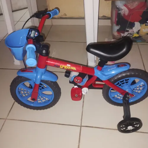 Bicicleta aro 12 homem aranha 