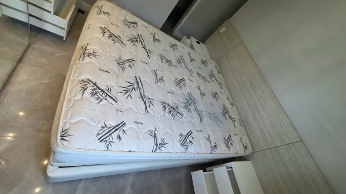 CAMA BOX CASAL QUEEN COM BAÚ