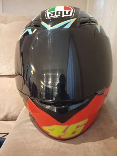 Capacete AGV semi-novo
